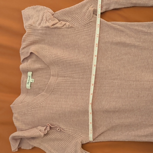 Women's Ruffled Sleeve Ribbed Top - Picture 4 of 4